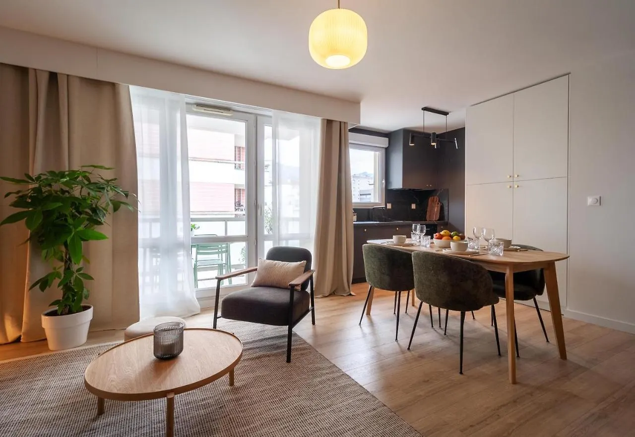 Apartment La Brise 4* I T3 Centre Ville I Garage Annecy